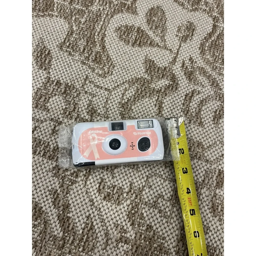 Fujifilm Quick Snap Flash Camera 27 Exp 35mm Single Use Point Breast Can Expired